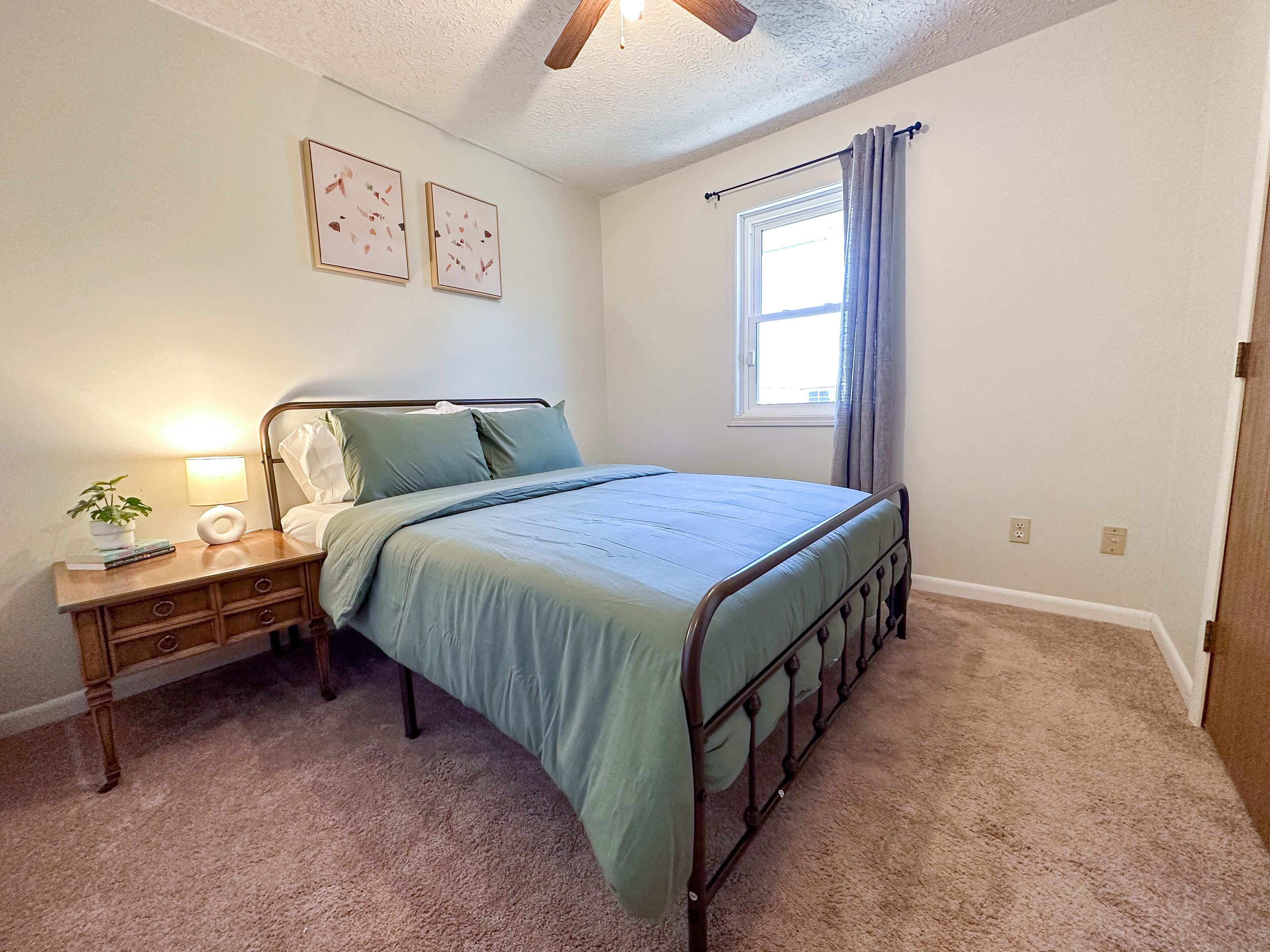 Blue bird inn-mins from FLW