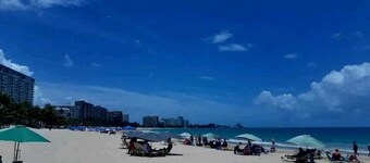 Apartment 2 minutes walk from the beach located at prime Isla Verde tourist area