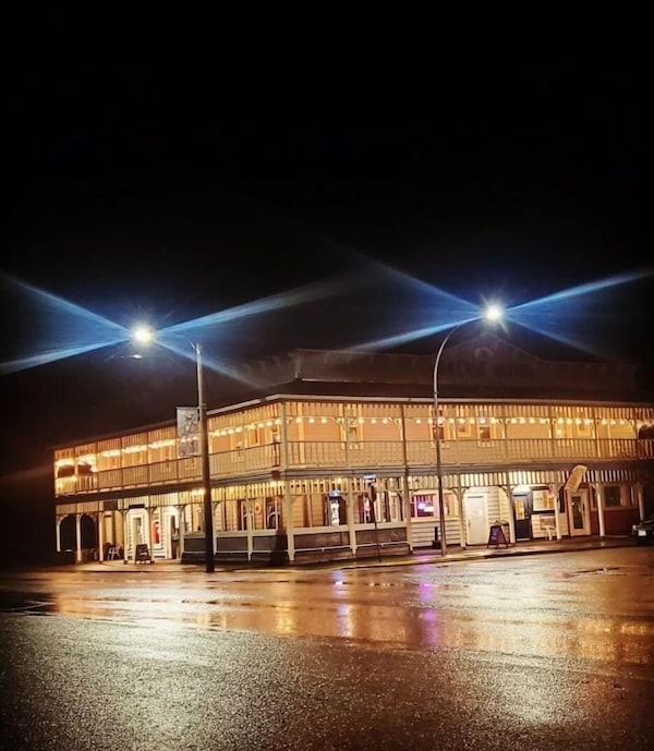 Salmo Hotel - Salmo