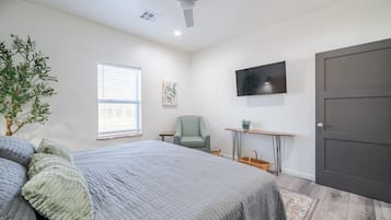 3 bedrooms, iron/ironing board, travel cot, free WiFi
