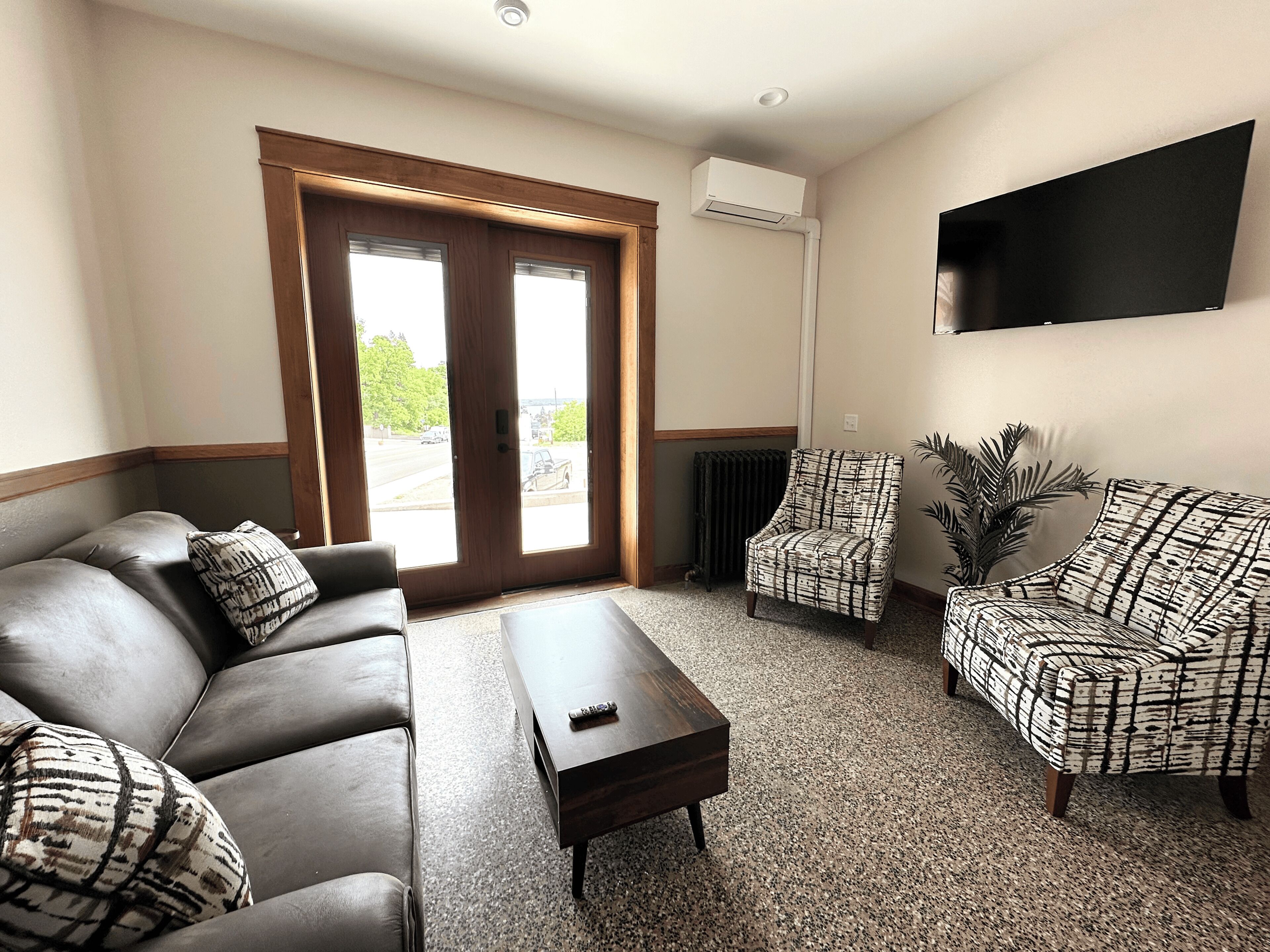 The Lodge- Roosevelt Suite (ADA)