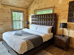 2 slaapkamers, een strijkplank/strijkijzer, gratis wifi, beddengoed