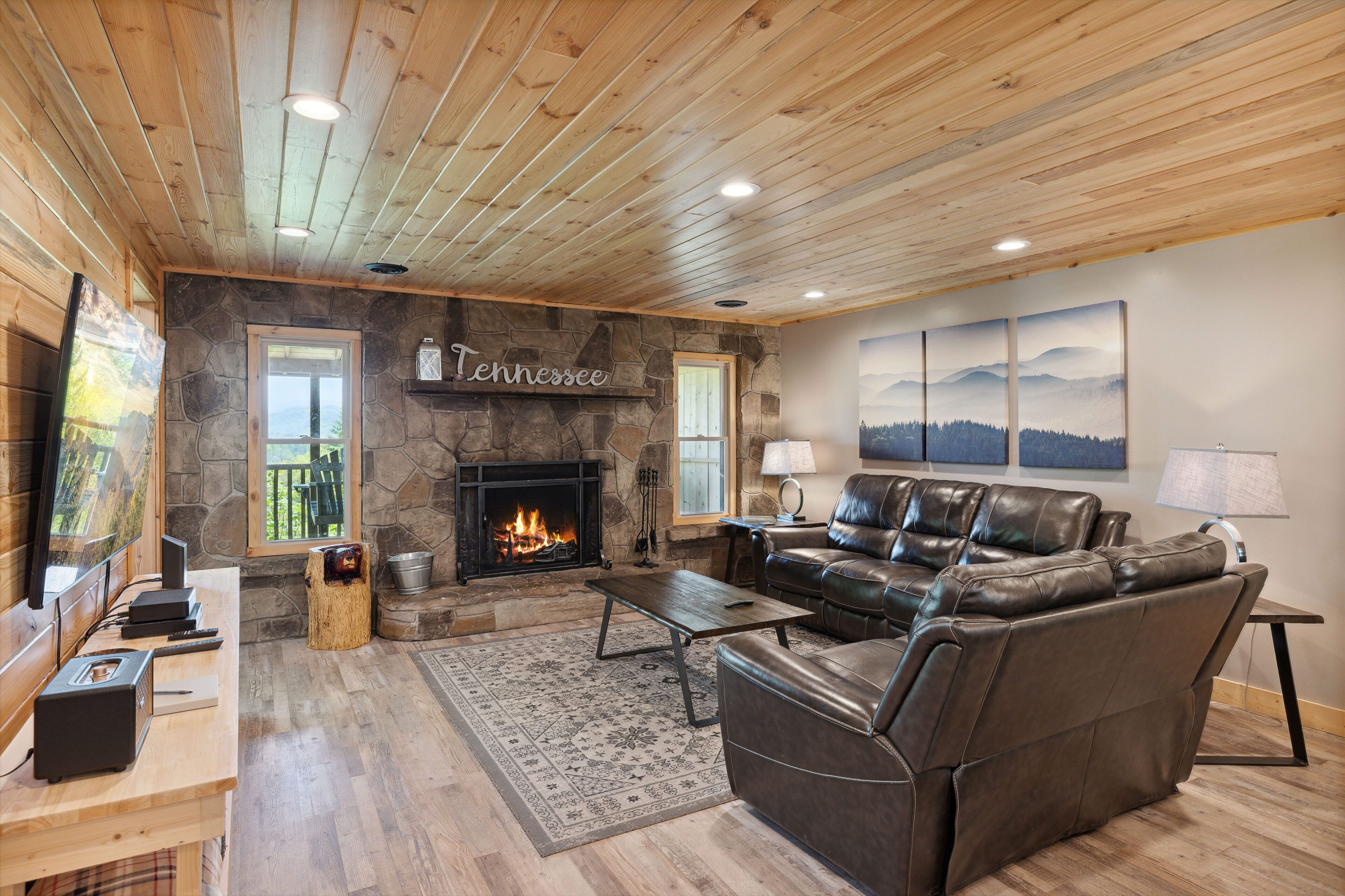 Dolly's Lodge 3 Sleeps 8 With Spectacular Mountain Views And Beautiful Mountain Serenity!