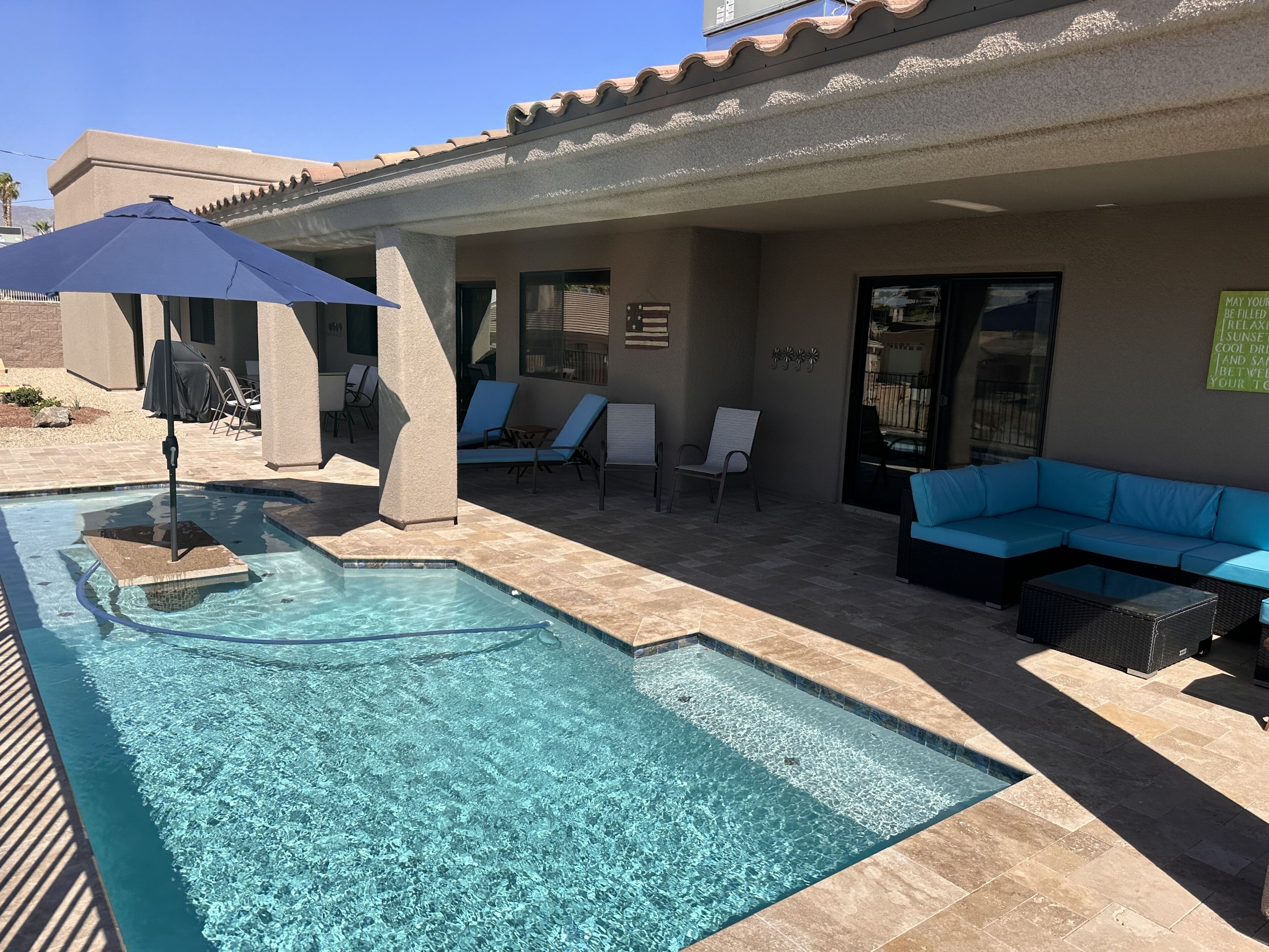 Beautiful New Home with Pool Near Windsor Beach, Lots of Garage space 