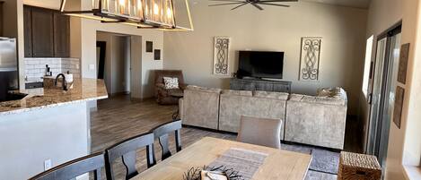 Smart TV, video games