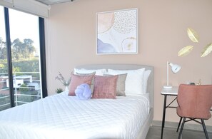 2 chambres, fer et planche à repasser, Wi-Fi, draps fournis