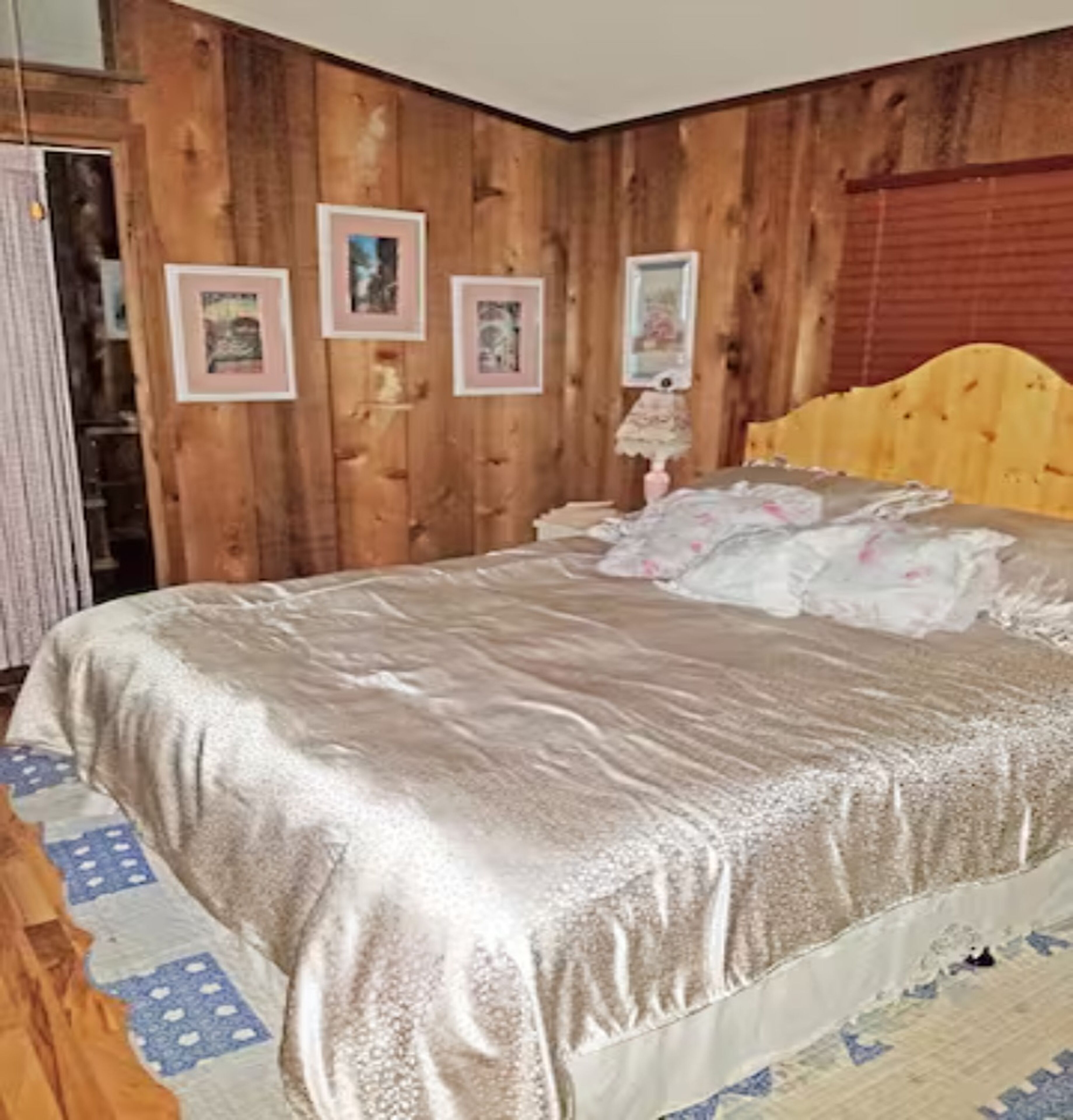 Rustic  Cabin in the Woods