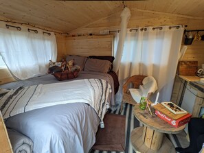 1 bedroom, desk, free WiFi