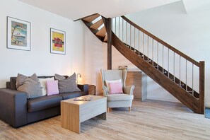 Televisión, reproductor de DVD y estéreo 