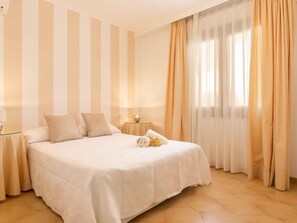 3 makuuhuonetta, silitysrauta/-lauta, internet, vuodevaatteet