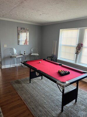 Game room - Comfy Townhouse by Battery ATL walking distance from the Braves Stadium. (Smyrna)