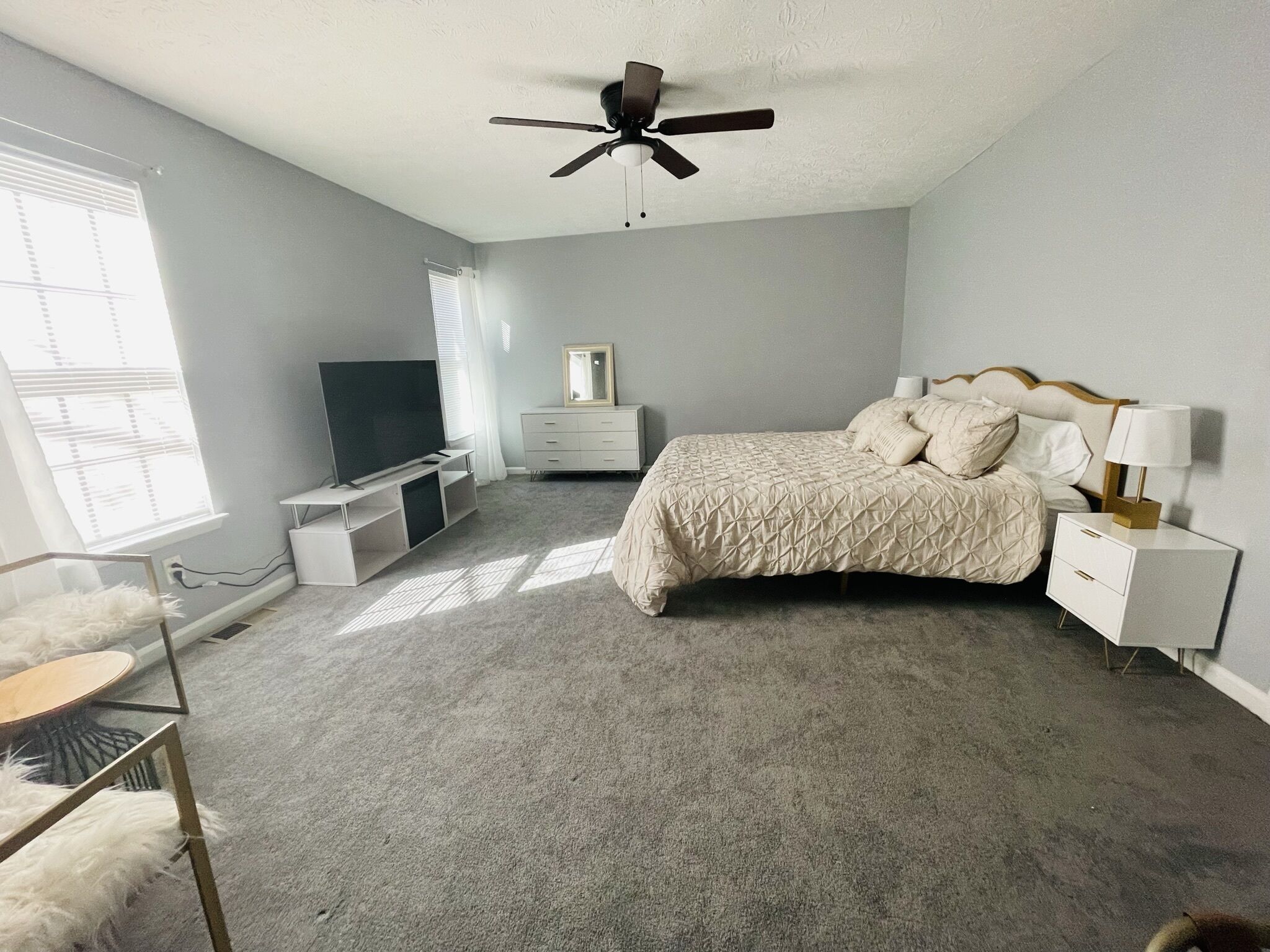 Comfy Townhouse by Battery ATL walking distance from the Braves Stadium.