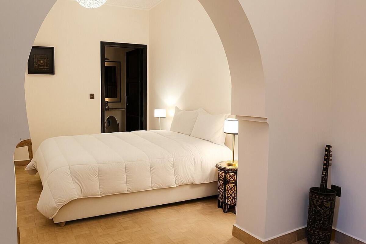 Classic Suite | 1 bedroom, minibar, in-room safe, individually decorated