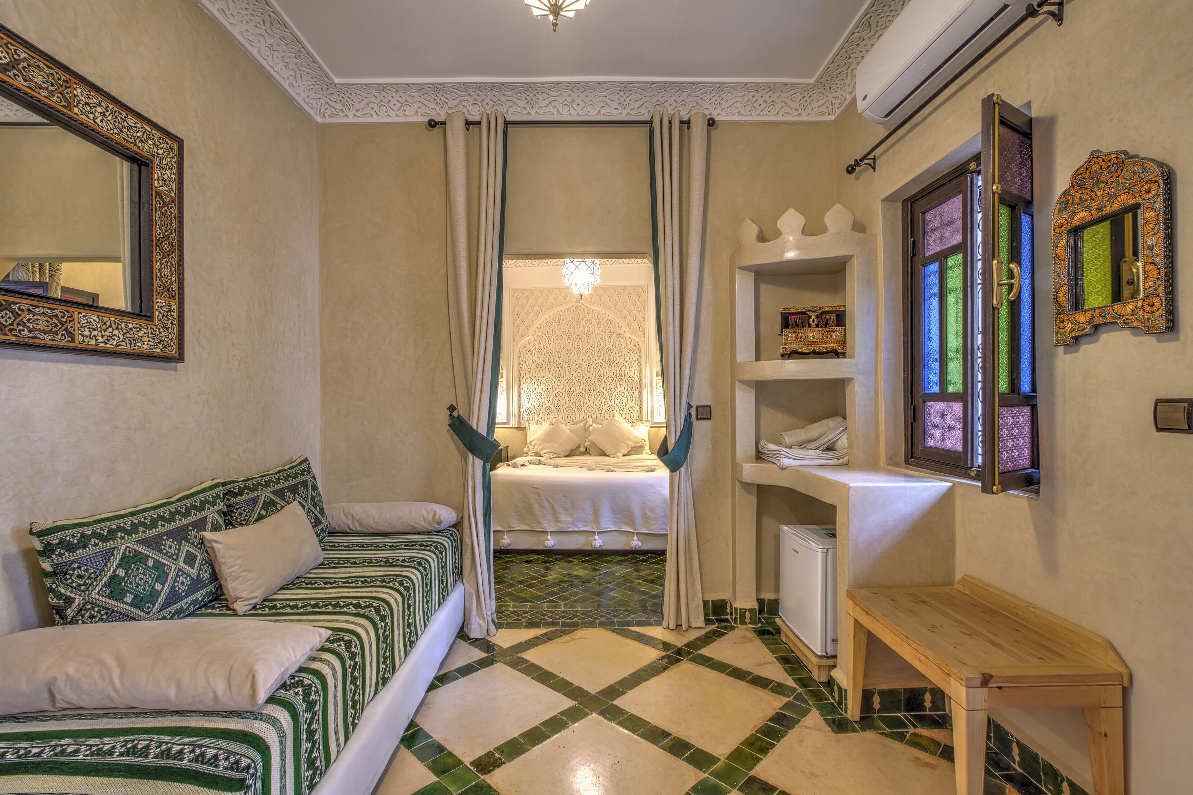 Suite – classic | Minibar, safe på rommet, individuelt dekorert og individuelt innredet