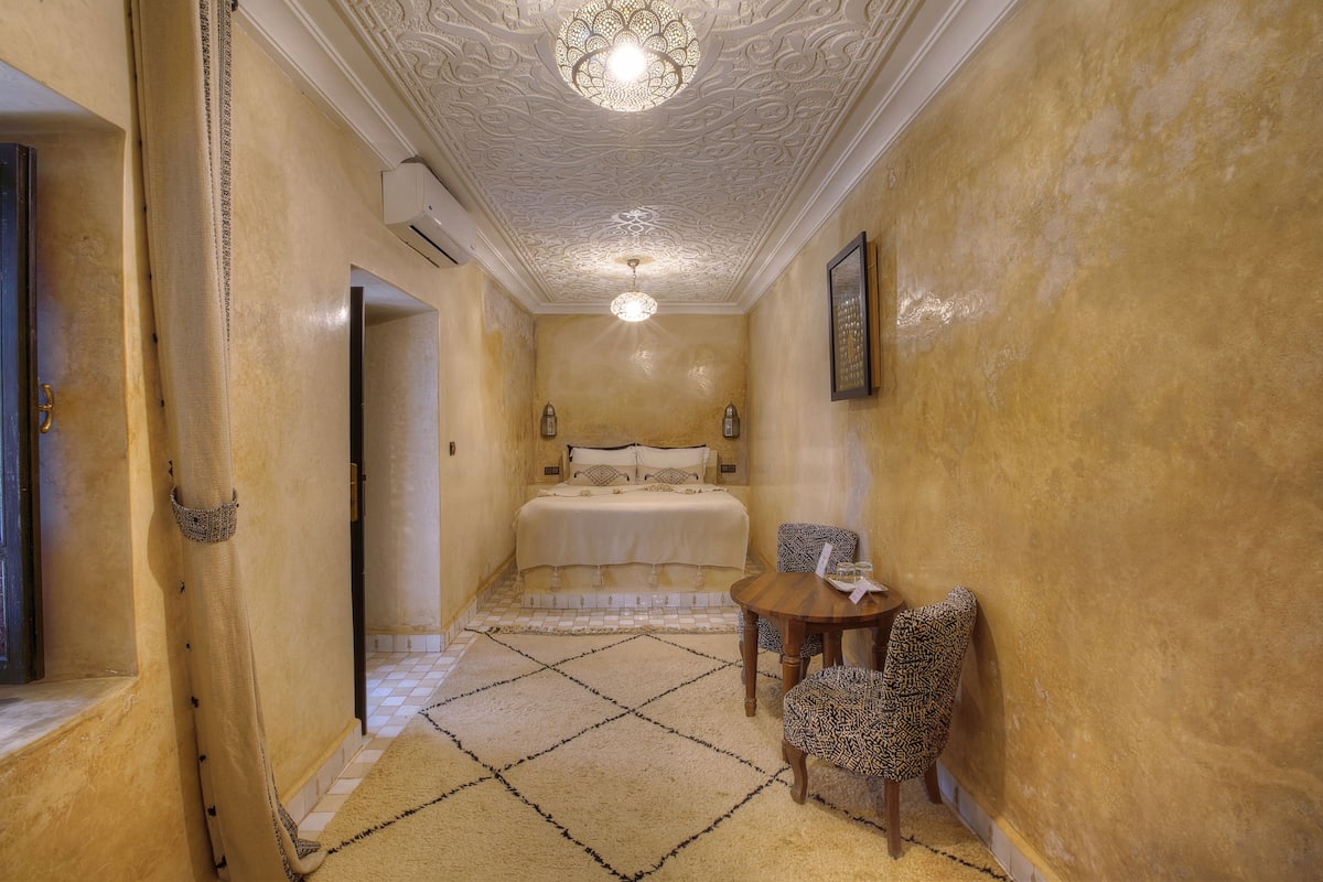 Suite – junior | Minibar, safe på rommet, individuelt dekorert og individuelt innredet