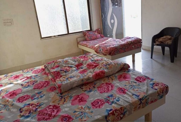 3 bedrooms, bed sheets