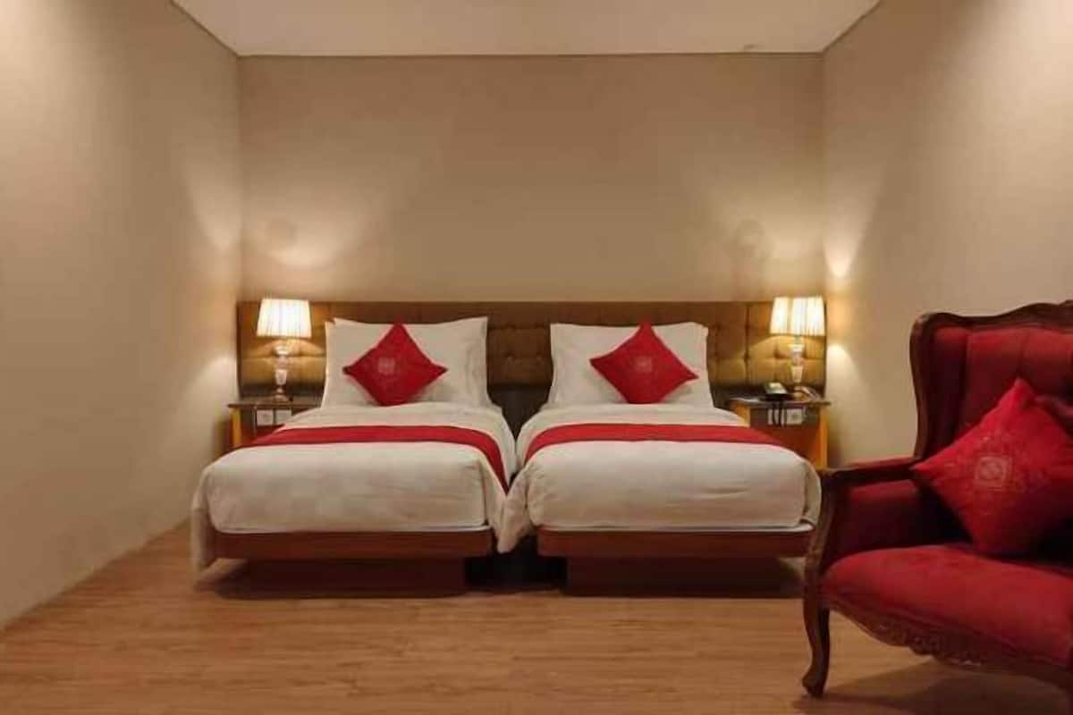 In-room safe, desk, blackout curtains, soundproofing