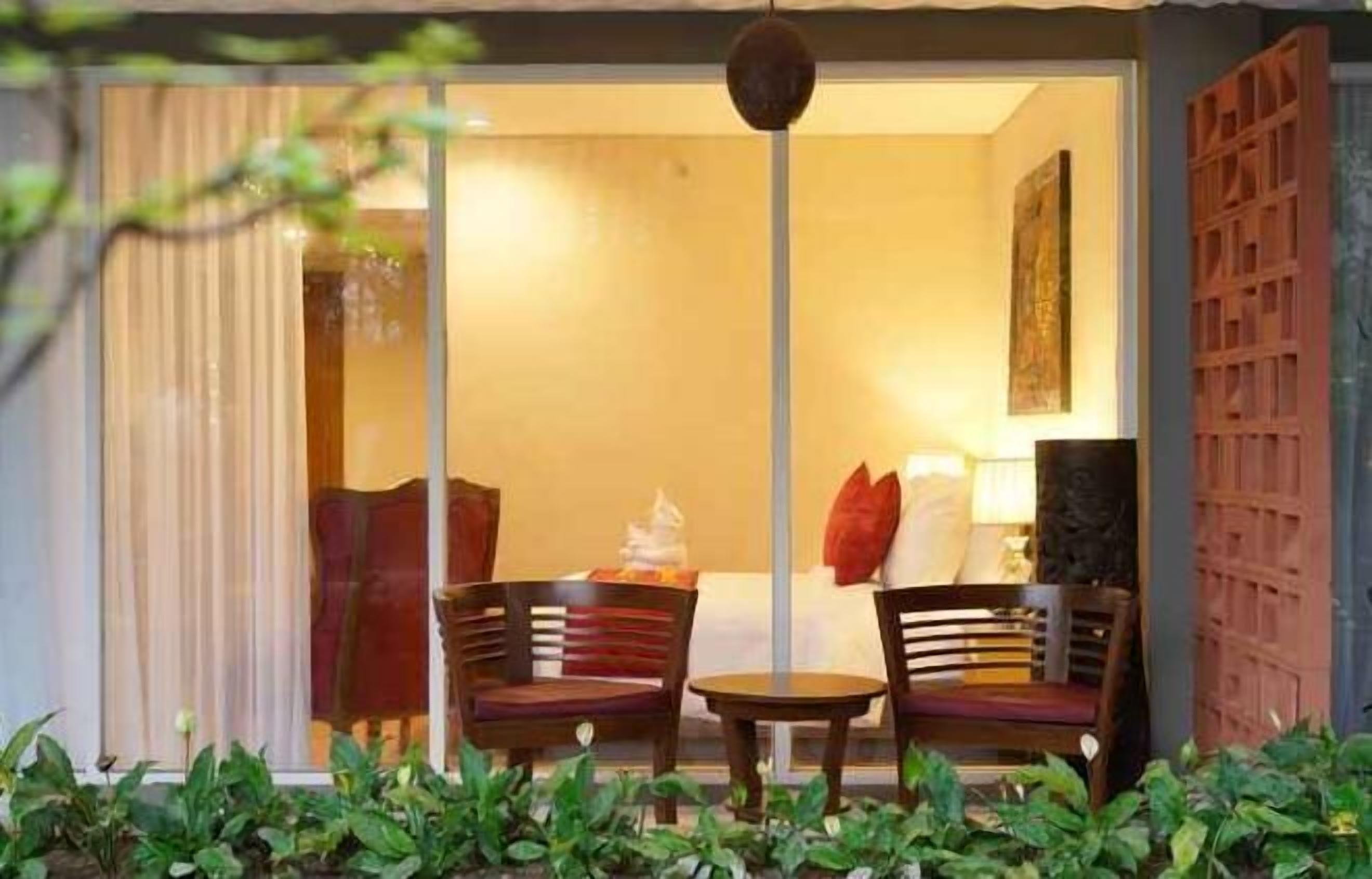 In-room safe, desk, blackout curtains, soundproofing