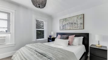 2 bedrooms, desk, iron/ironing board, free WiFi