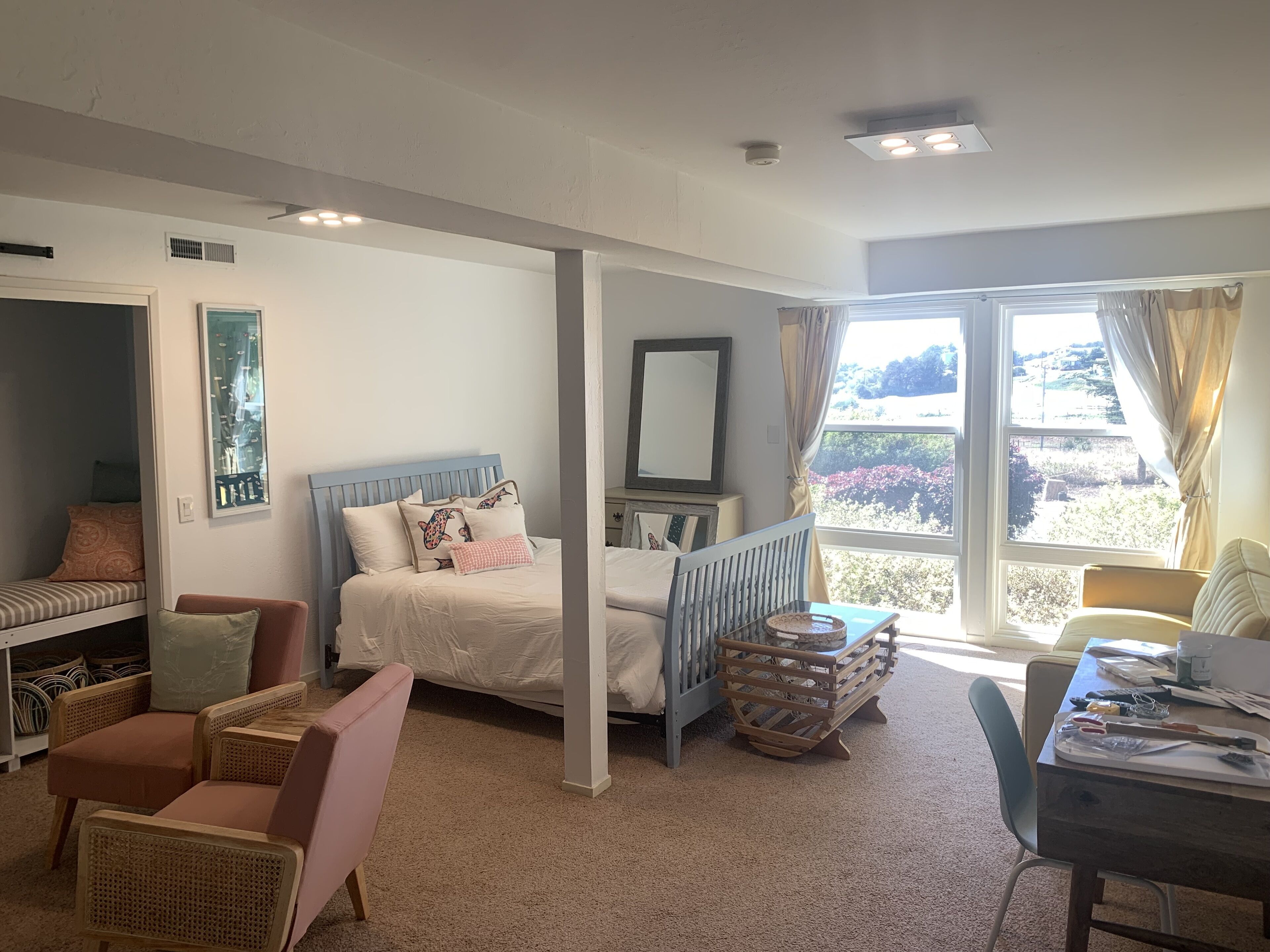 Private and peaceful 2 BDR 1 BA retreat. Walking distance to the beach.  