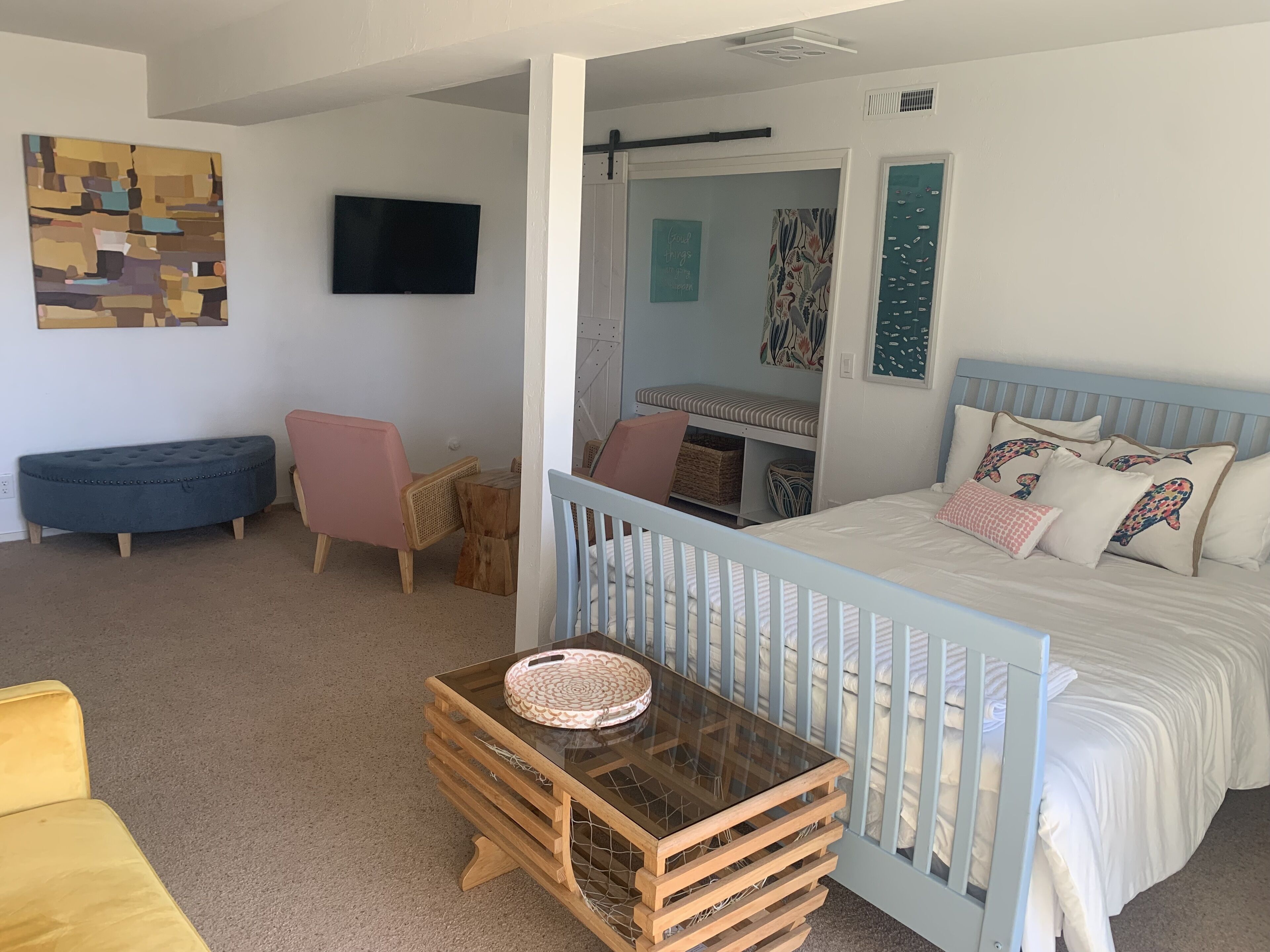 Private and peaceful 2 BDR 1 BA retreat. Walking distance to the beach.  