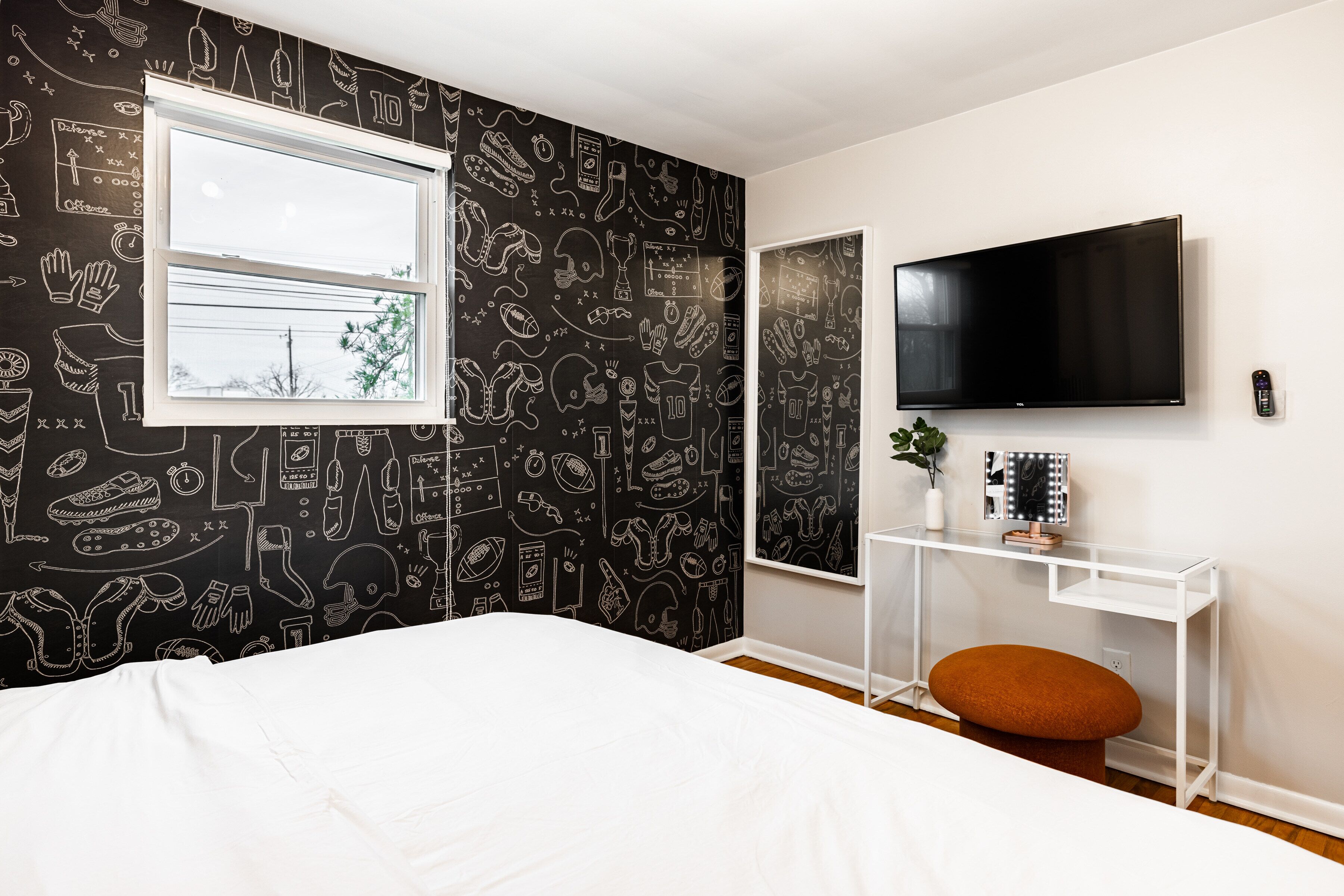 HangingEggChair~FirePit~HugeYard~Mural~King'sIsland~CincyTheme~Grasswall