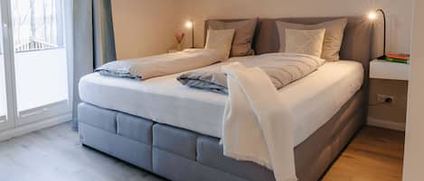 1 bedroom, iron/ironing board, travel cot, free WiFi