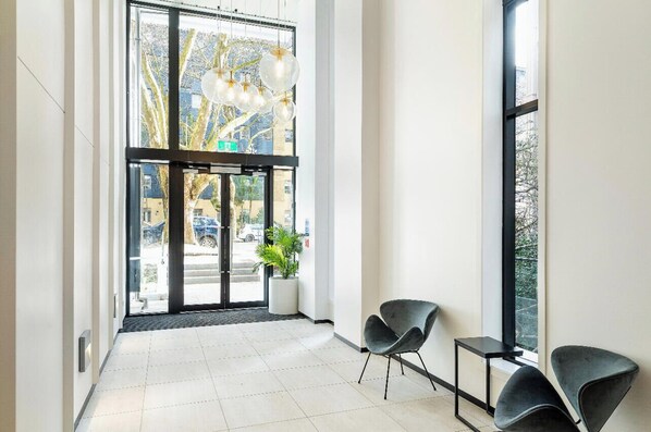 Interior - Modern 1-bedroom studio in city centre with pool (Auckland)