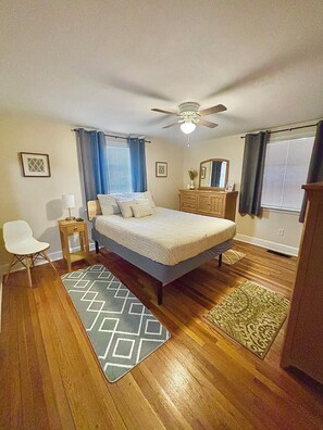 3 Schlafzimmer, Zimmersafe, Schreibtisch, Bügeleisen/Bügelbrett