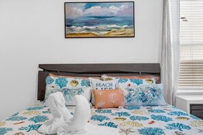 5 quartos, ferros/tábuas de passar roupa, berço de viagem
