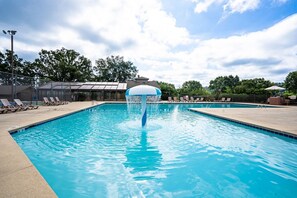 Piscina coperta, una piscina riscaldata