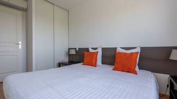 3 bedrooms, iron/ironing board, Internet, bed sheets