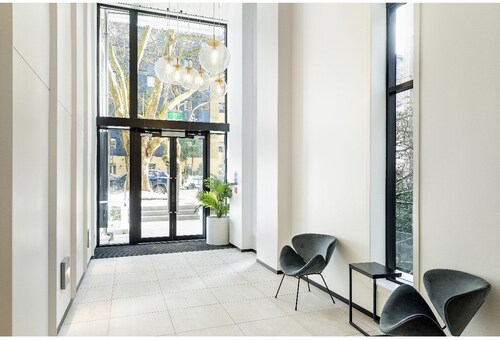 city view 1-bedroom studio with gym and pool