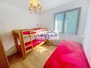 2 bedrooms