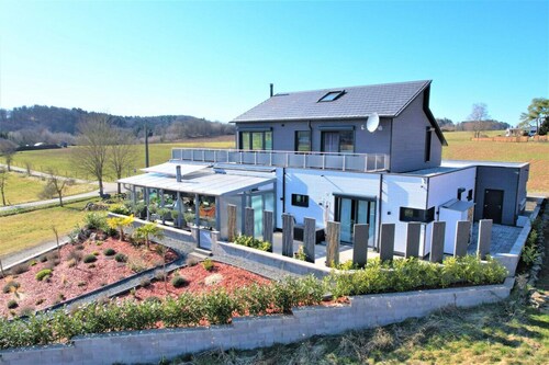Modern Oasis w/ HotTub, View, Gym