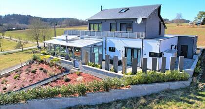 Modern Oasis w/ HotTub, View, Gym
