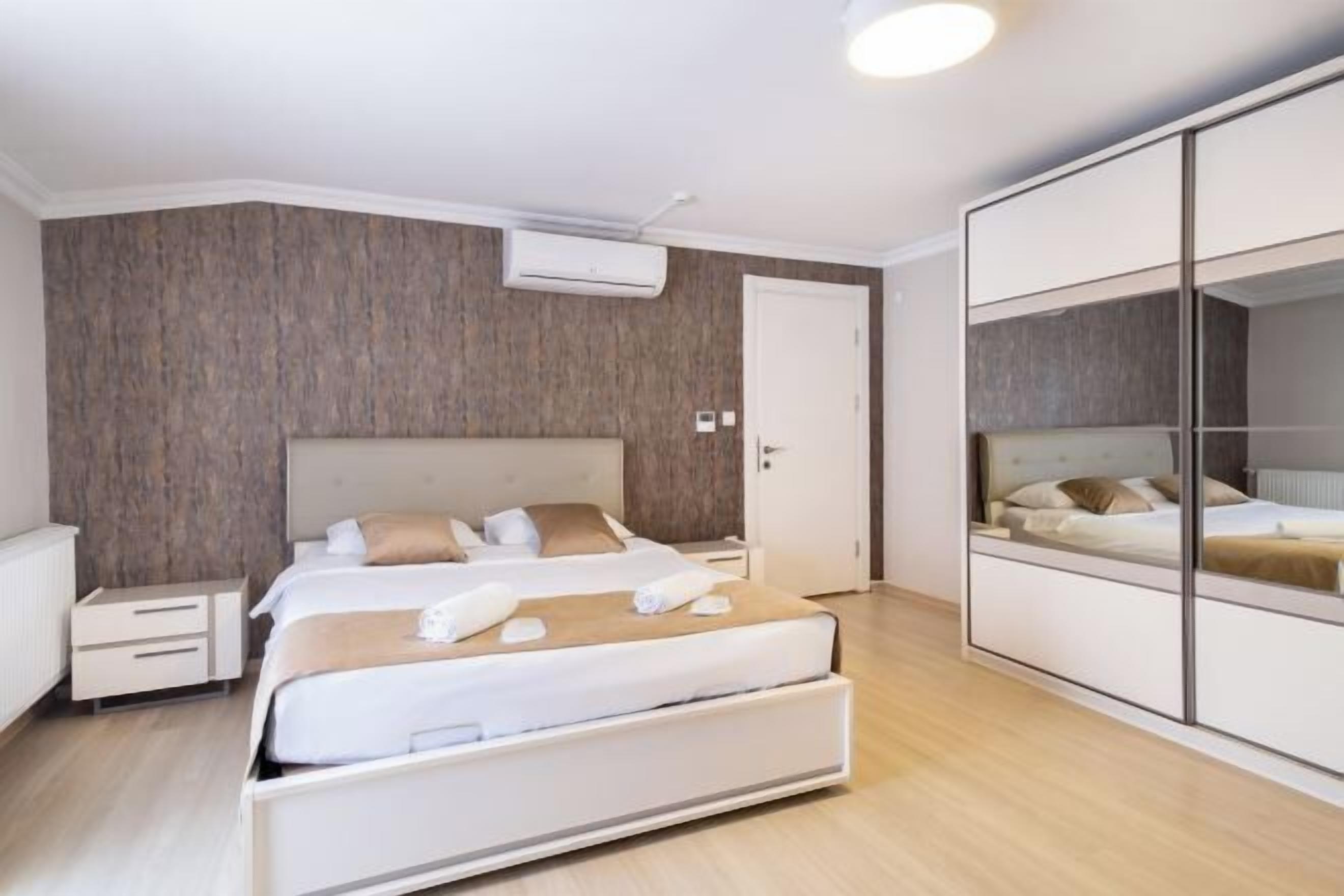 Premium bedding, memory foam beds, minibar, in-room safe