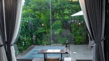 Luxury Villa | Premium bedding, desk, free WiFi, bed sheets