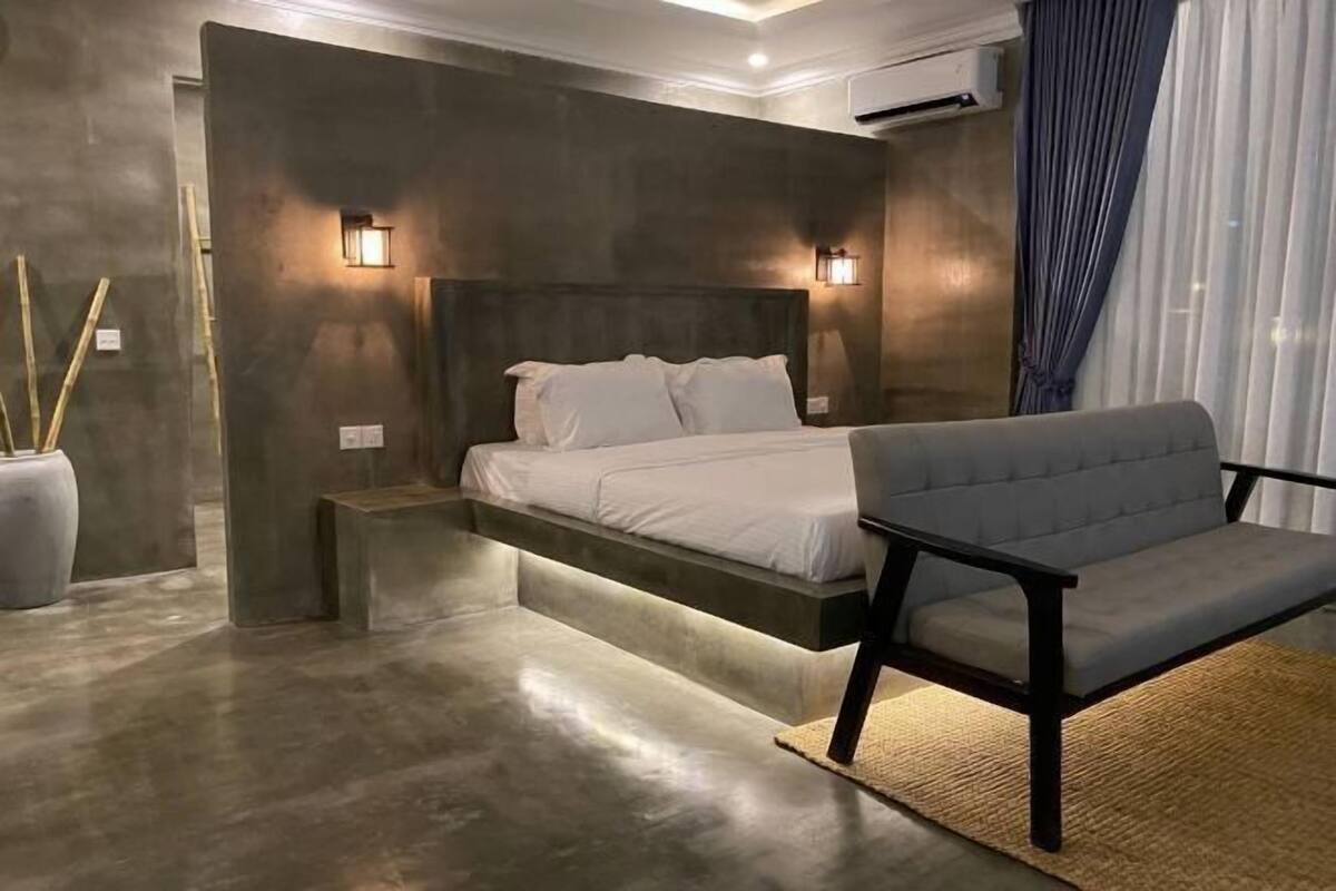 1 bedroom, premium bedding, desk, free WiFi