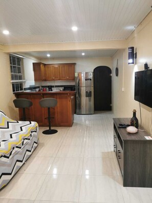 1 غرفة نوم وواي فاي وملاءات أسرّة