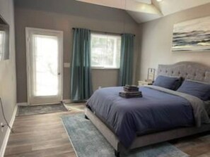 3 bedrooms, desk, iron/ironing board, WiFi