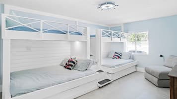 4 bedrooms, iron/ironing board, travel crib, free WiFi