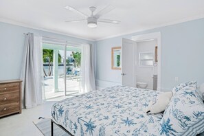 4 habitaciones, tabla de planchar con plancha y cuna de viaje 