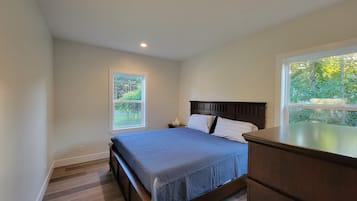 5 bedrooms, in-room safe, free WiFi, bed sheets