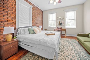 1 bedroom, desk, free WiFi, bed sheets