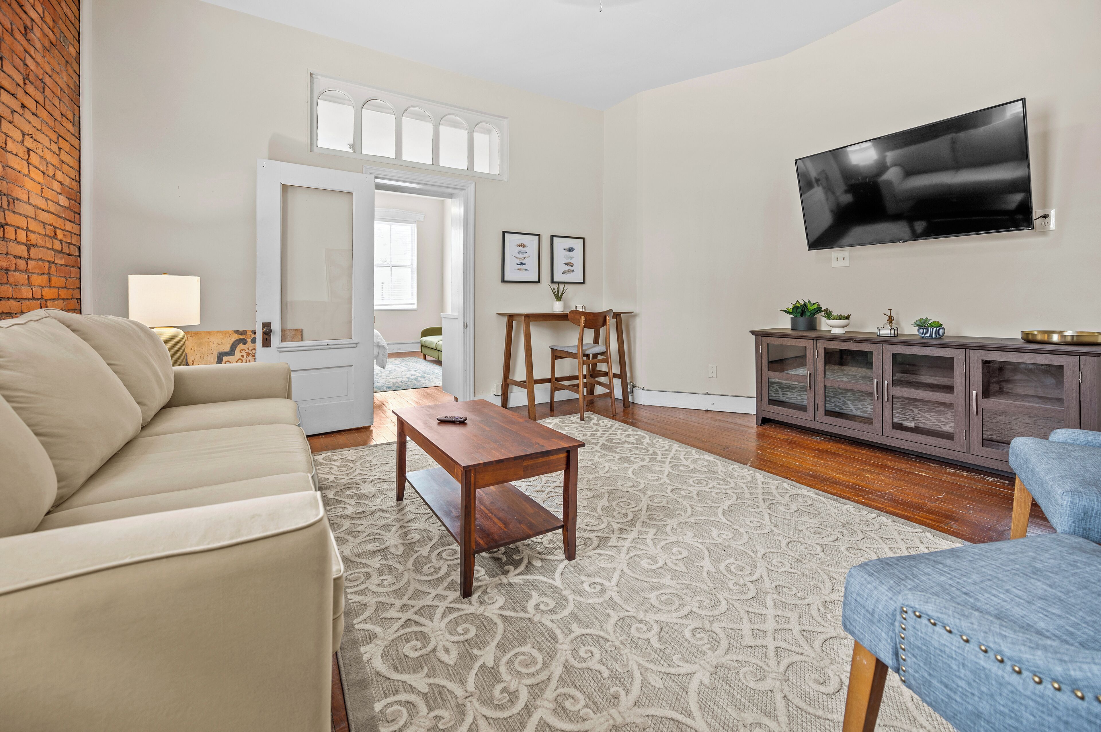 Relaxing South Main Apartment with Modern Comforts