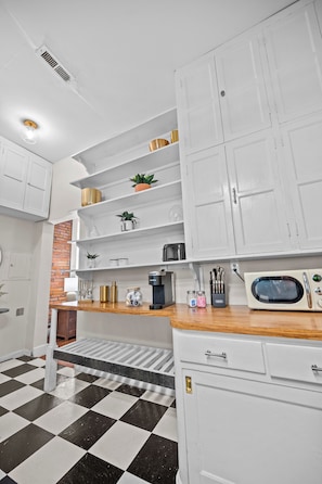 Interior - Relaxing South Main Apartment with Modern Comforts (Saint Charles)