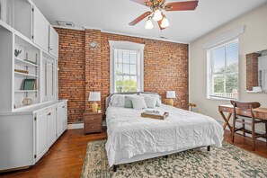 1 bedroom, desk, free WiFi, bed sheets