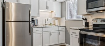 Saint Charles 2 Bedroom Townhome by StayLage