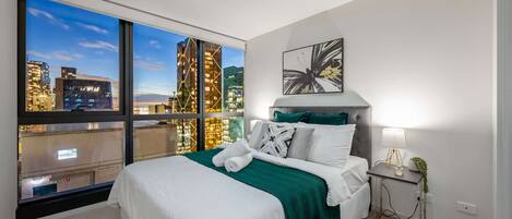 2 habitaciones, tabla de planchar con plancha, wifi y ropa de cama